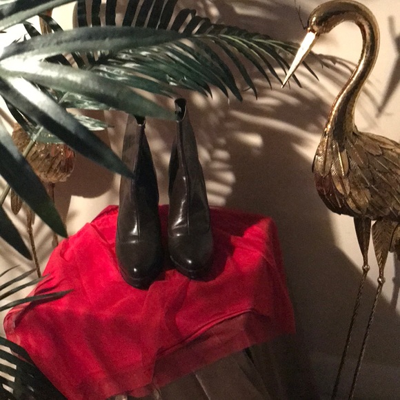 Brown size 10 ankle boots upper leather - Picture 2 of 7